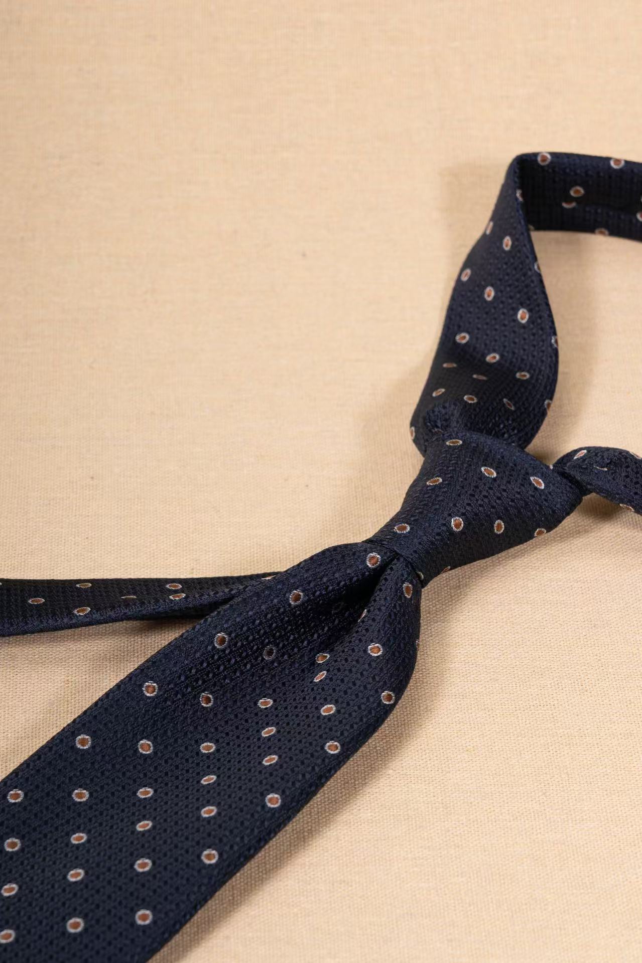 Products: LD-A163 Necktie / Polka dots / Business / Wedding / Versatile
