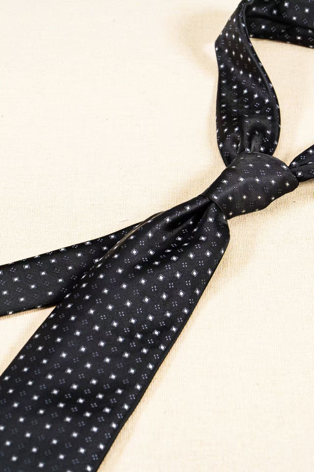 Products: LD-C089 Necktie / Polka dots / Business / Wedding / Versatile