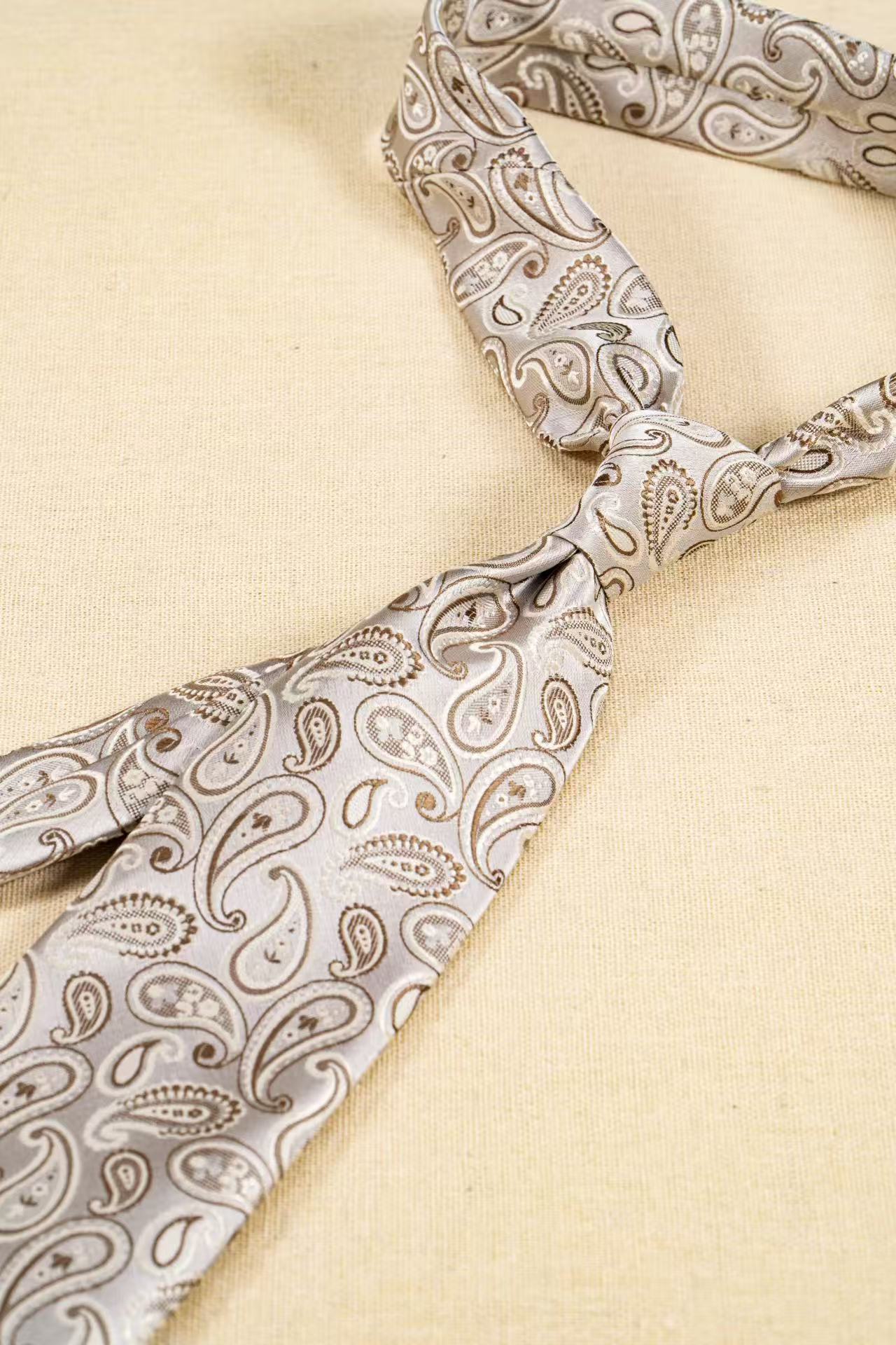 Products: LD-C075 Necktie / Pattern / Business / Wedding / Versatile