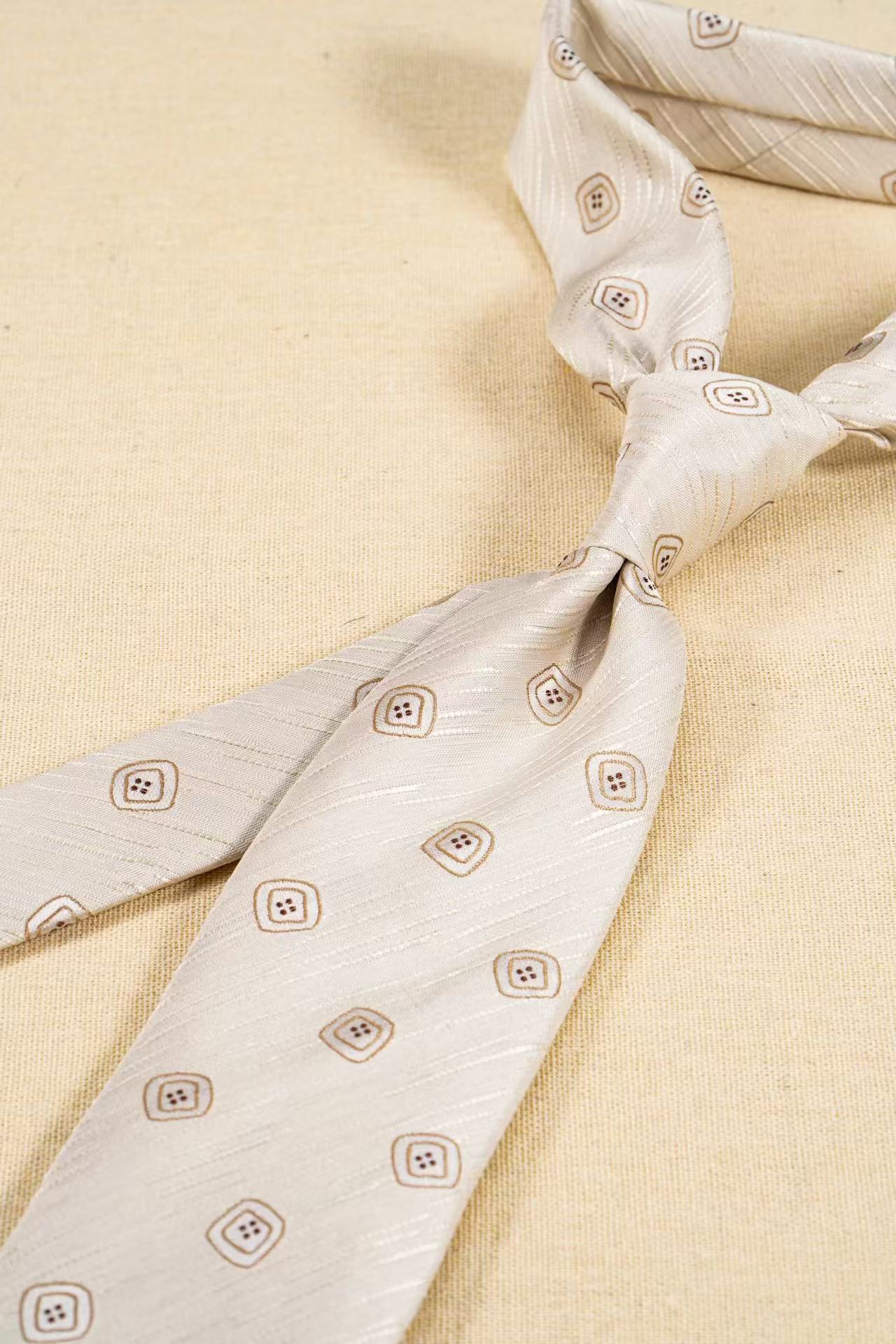 Products: LD-C100 Necktie / Polka dots / Business / Wedding / Versatile