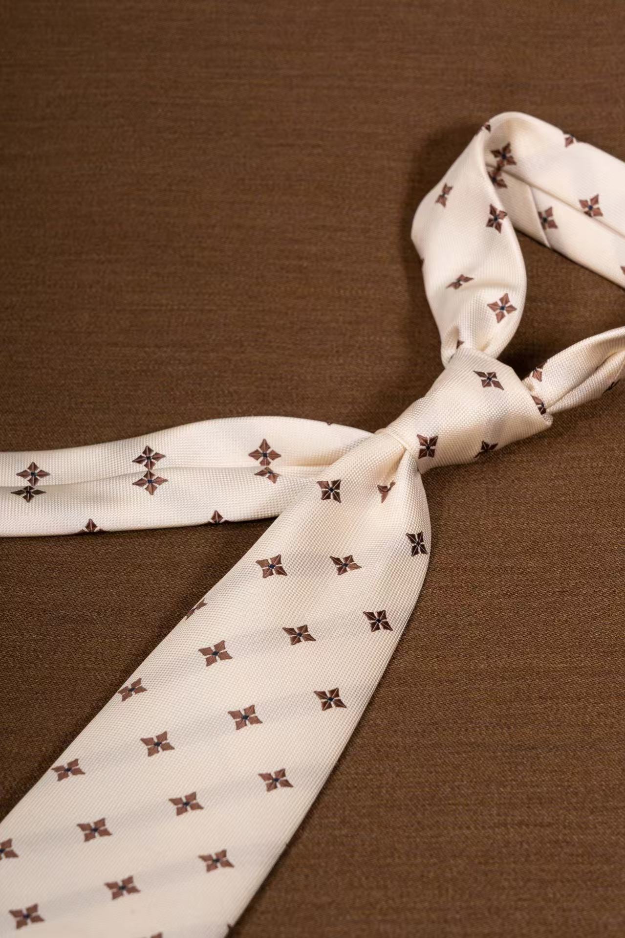 Products: LD-A241 Necktie / Polka dots / Business / Wedding / Versatile