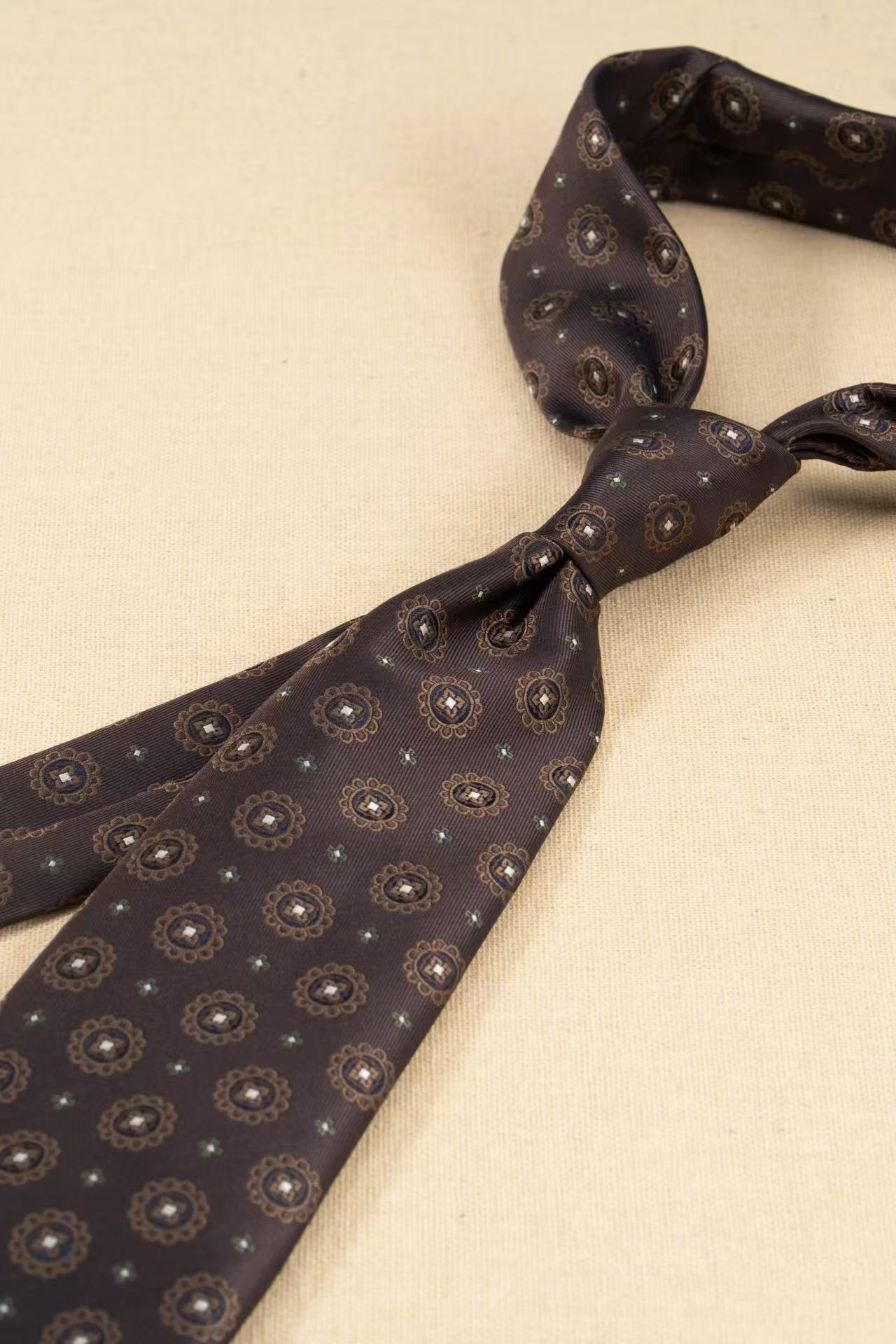 Products: LD-C009 Necktie / Polka dots / Business / Wedding / Versatile