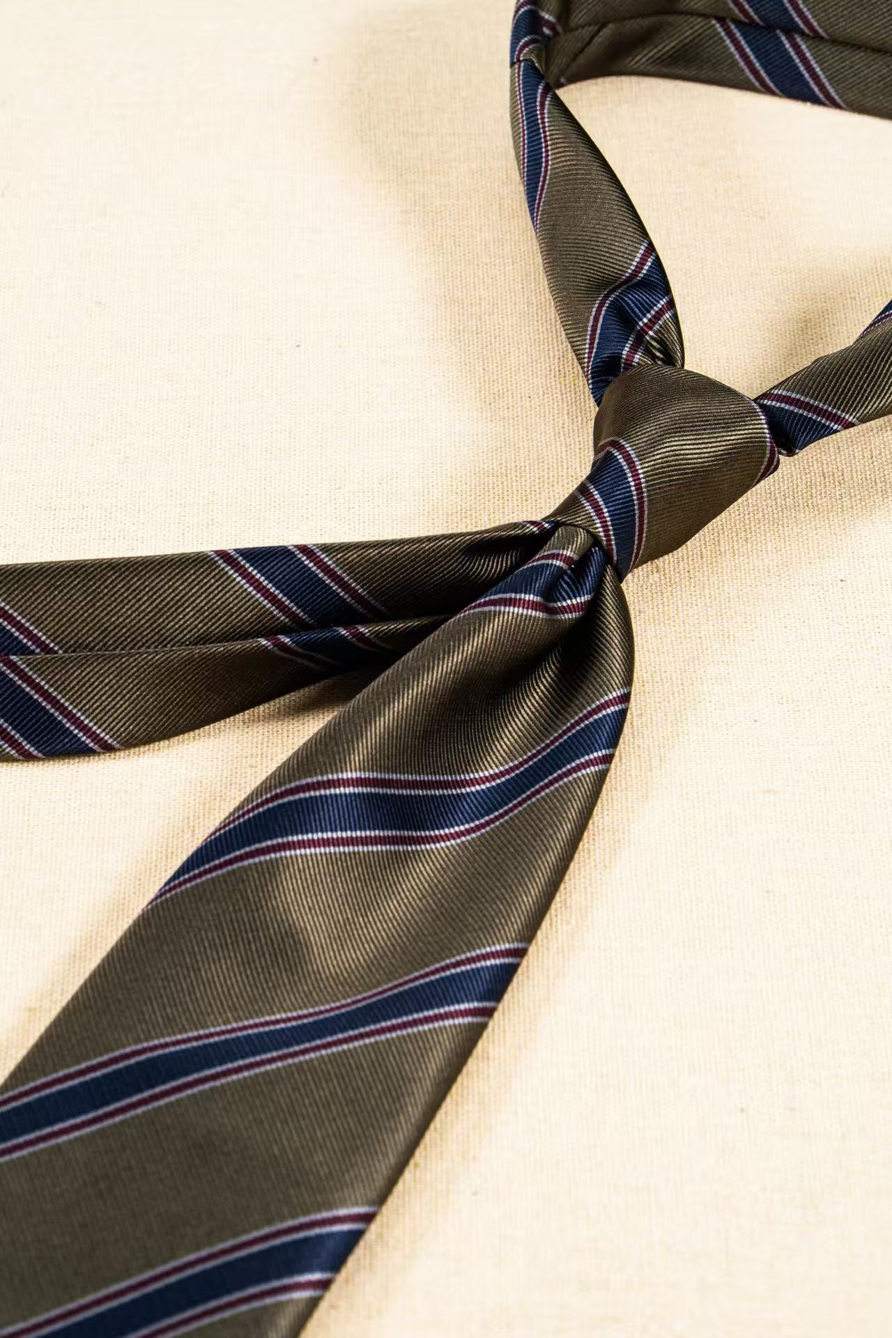 Products: LD-C047 Necktie / Stripes / Business / Wedding / Versatile