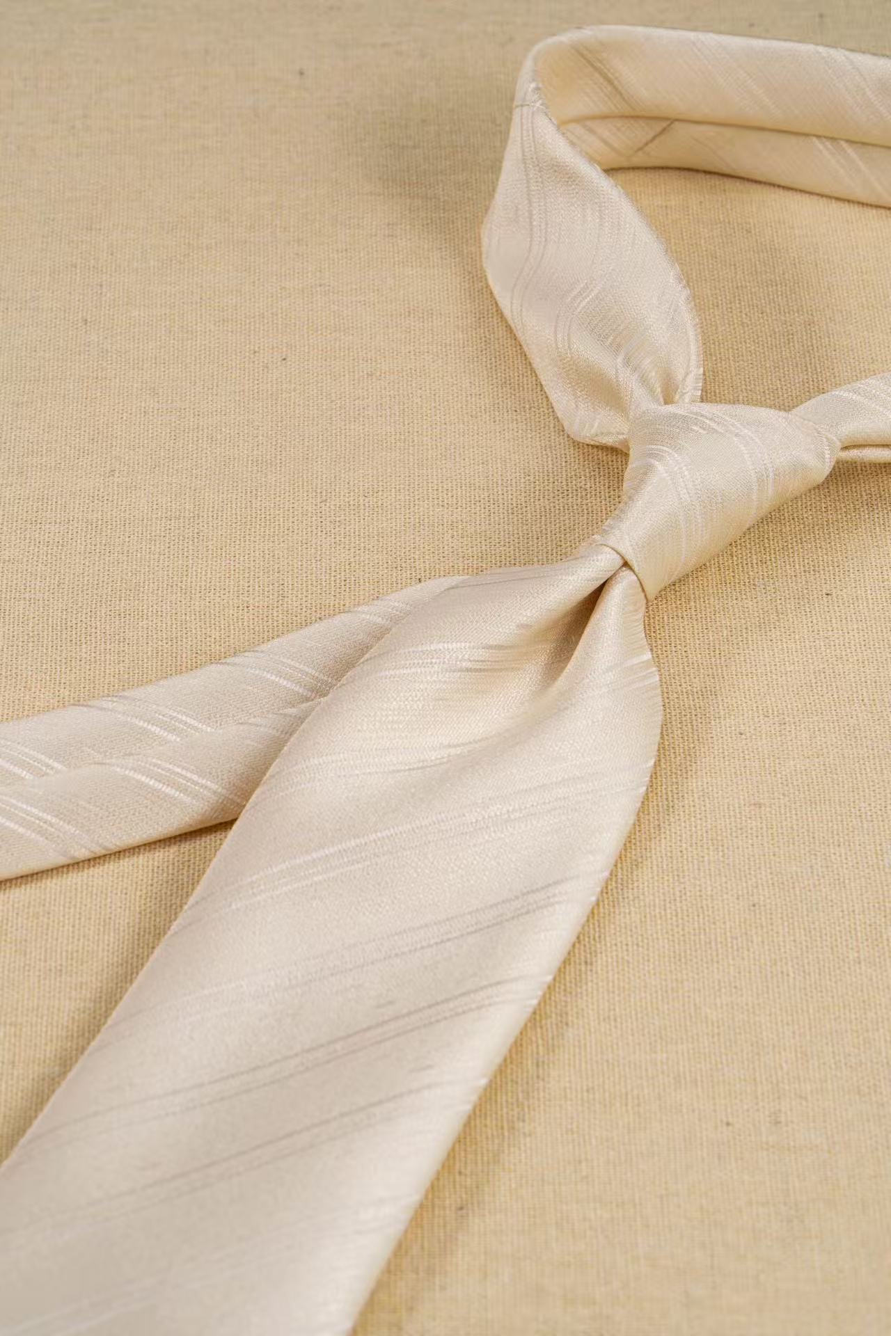 Products: LD-C042 Necktie / Stripes / Business / Wedding / Versatile