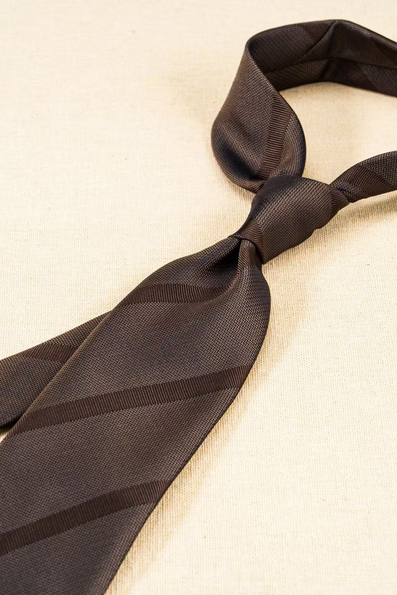 Products: LD-C004 Necktie / Stripes / Business / Wedding / Versatile
