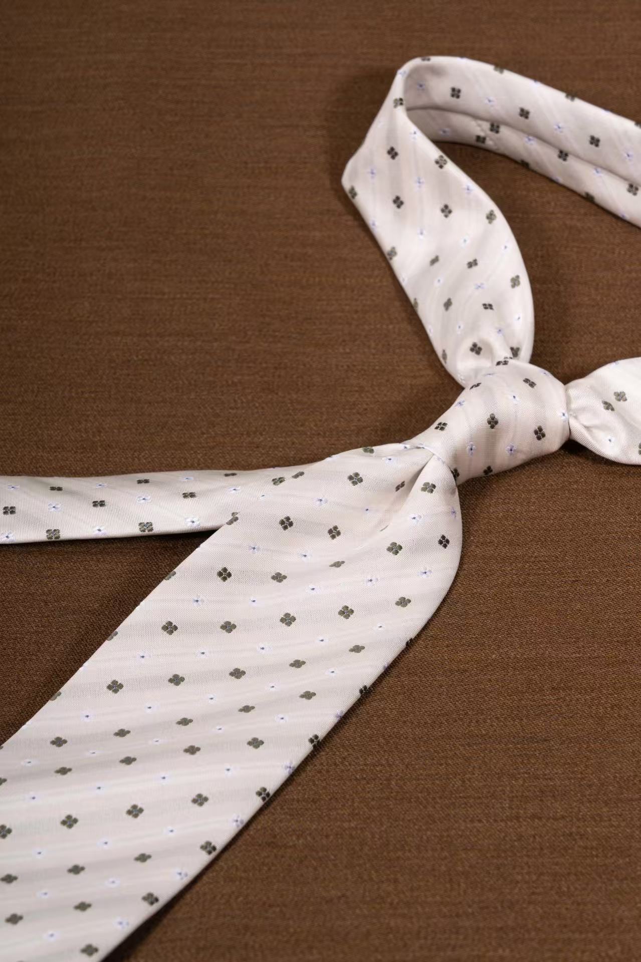 Products: LD-A273 Necktie / Polka dots / Business / Wedding / Versatile