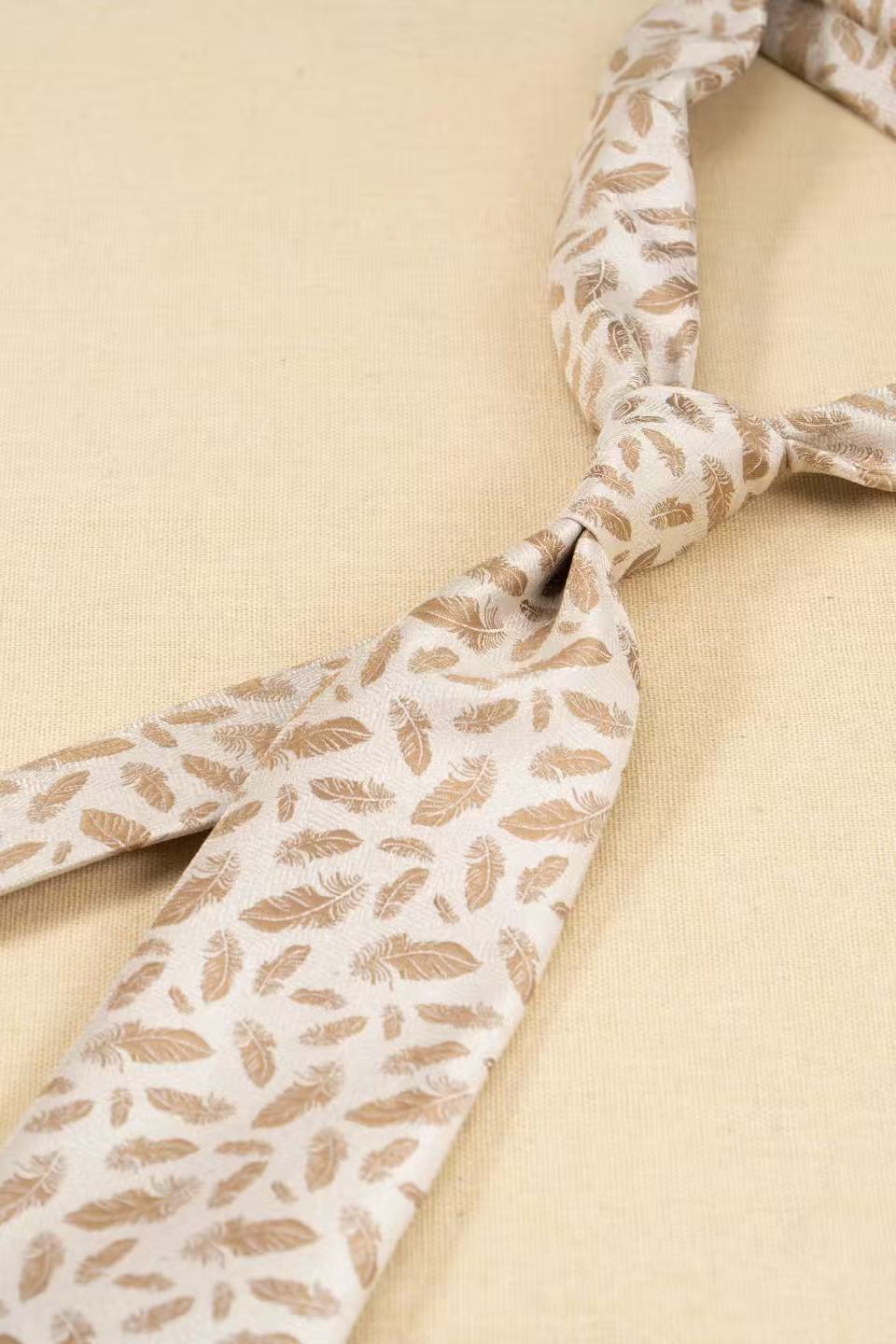 Products: LD-C010 Necktie / Polka dots / Business / Wedding / Versatile