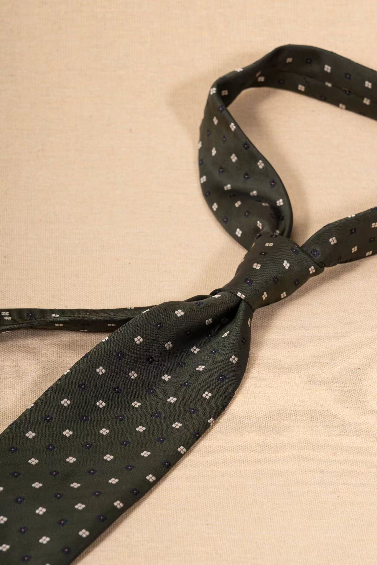 Products: LD-A175 Necktie / Polka dots / Business / Wedding / Versatile