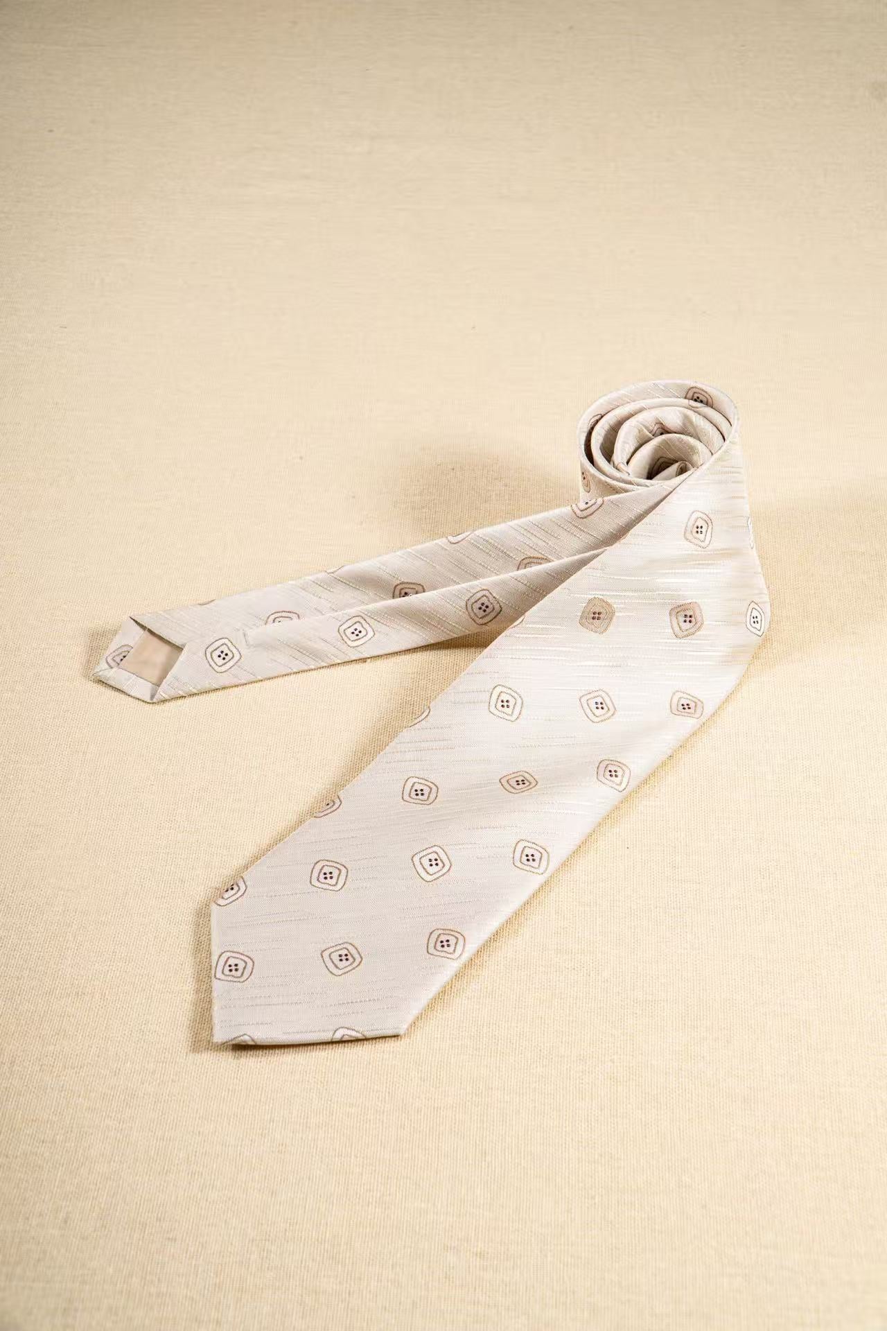 Products: LD-C100 Necktie / Polka dots / Business / Wedding / Versatile
