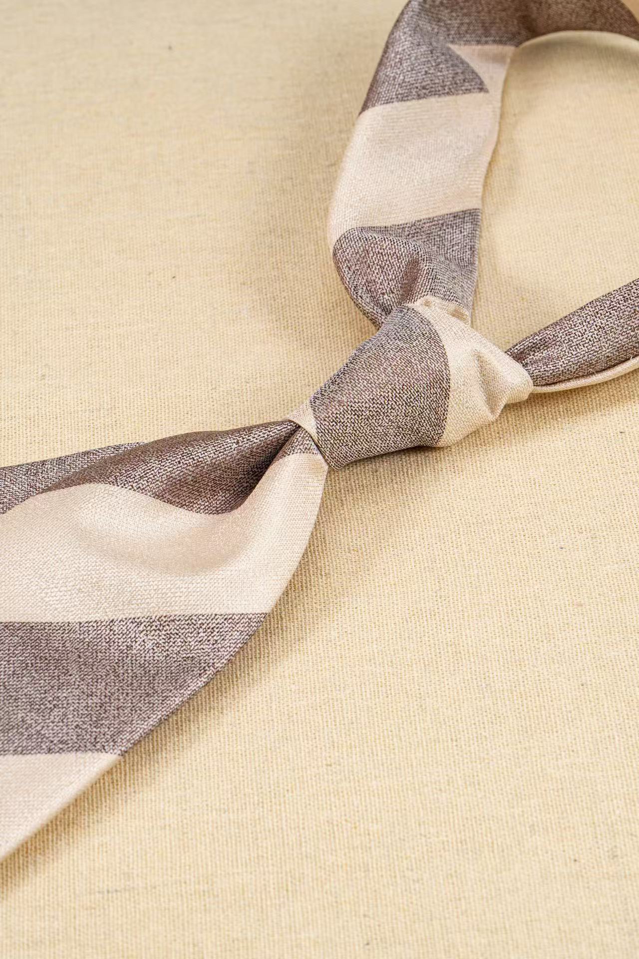 Products: LD-C002 Necktie / Stripes / Business / Wedding / Versatile