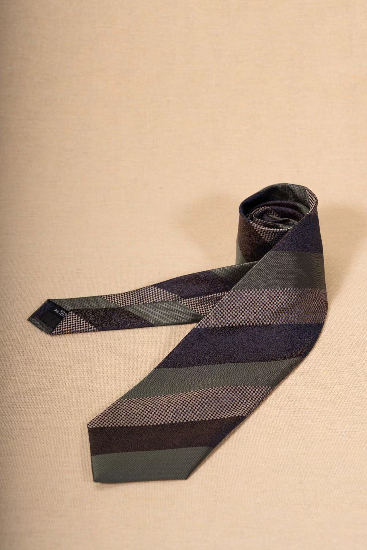 Products: LD-A223 Necktie / Stripes / Business / Wedding / Versatile