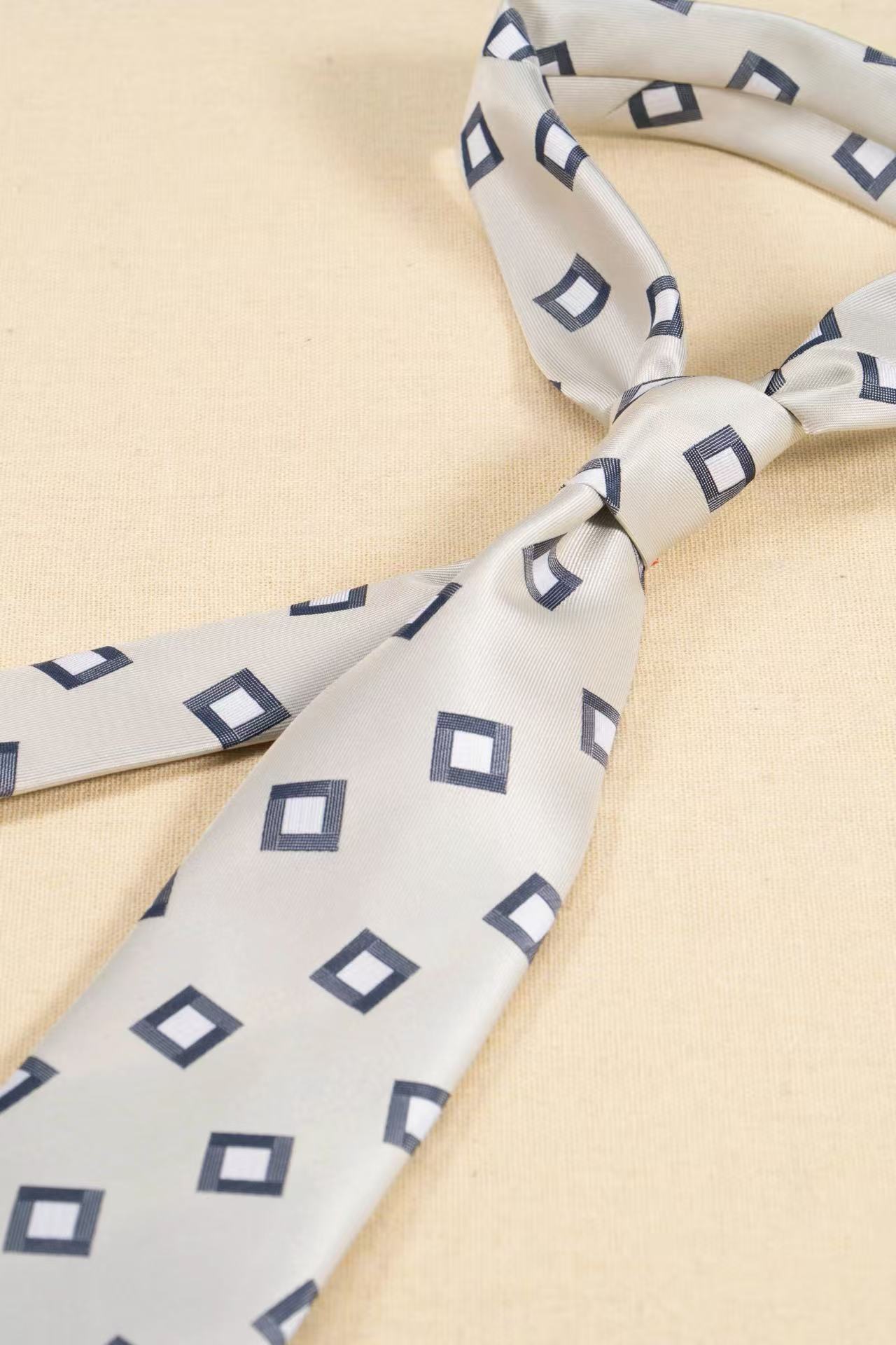 Products: LD-C098 Necktie / Polka dots / Business / Wedding / Versatile