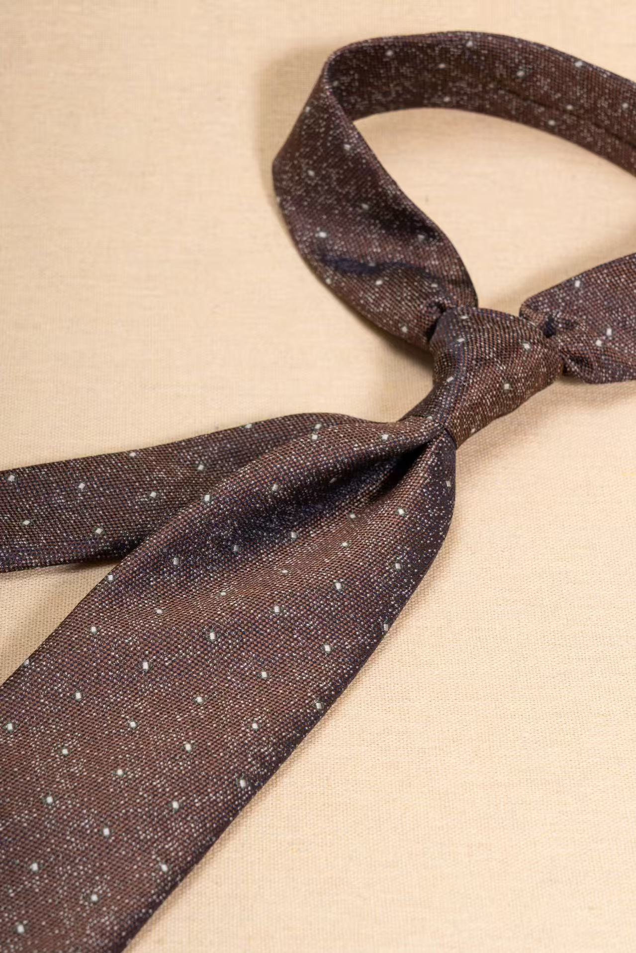 Products: LD-A330 Necktie / Polka dots / Business / Wedding / Versatile