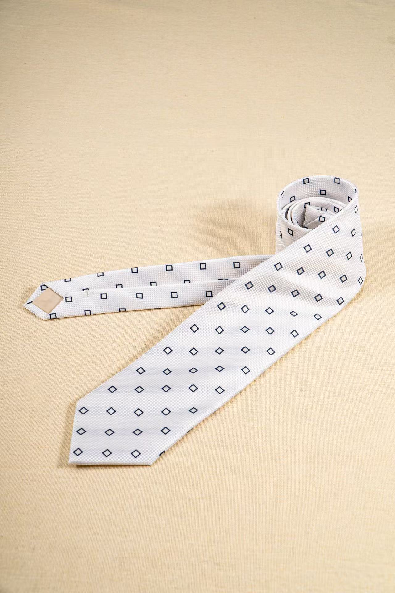 Products: LD-C008 Necktie / Polka dots / Business / Wedding / Versatile