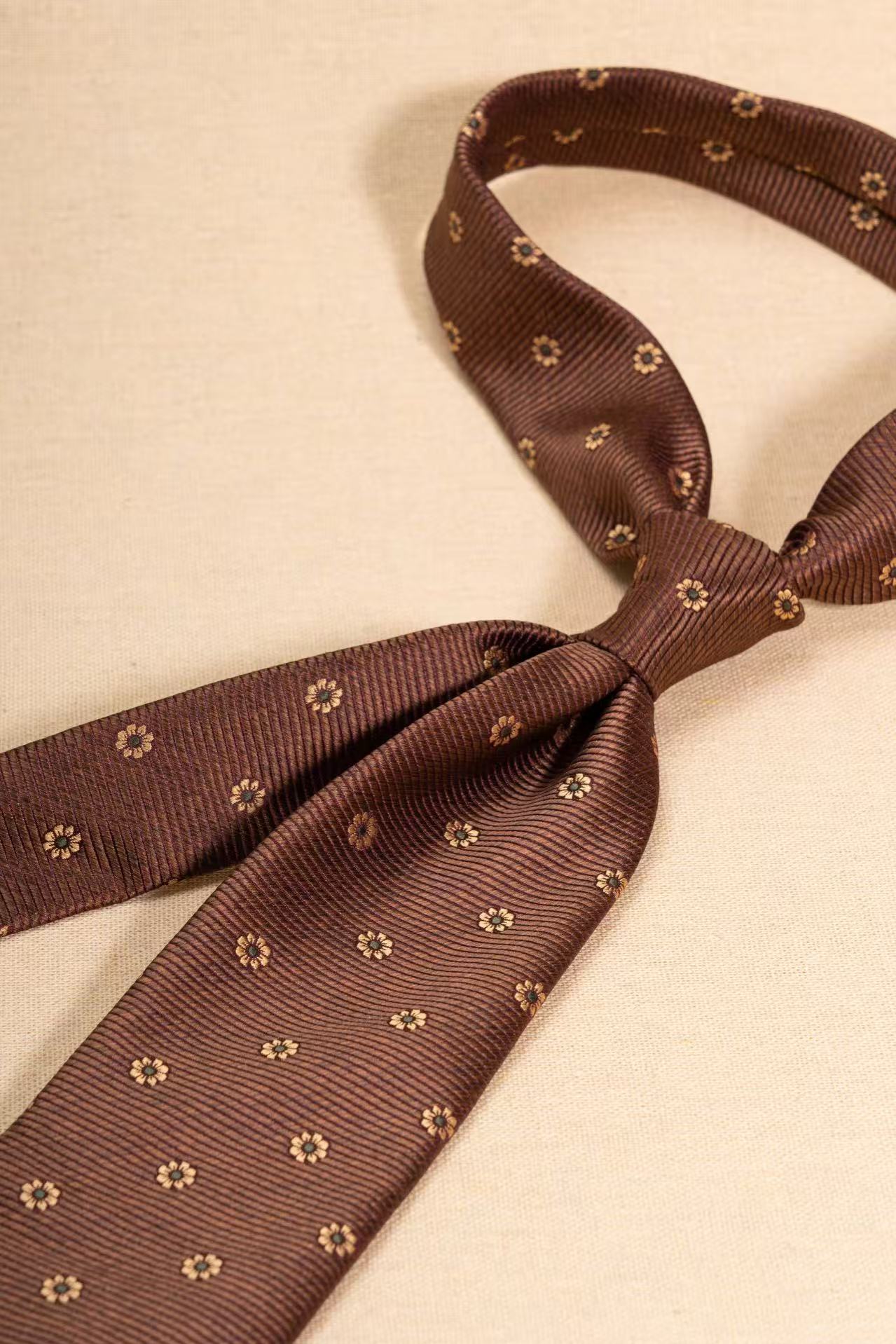Products: LD-A357 Necktie / Polka dots / Business / Wedding / Versatile