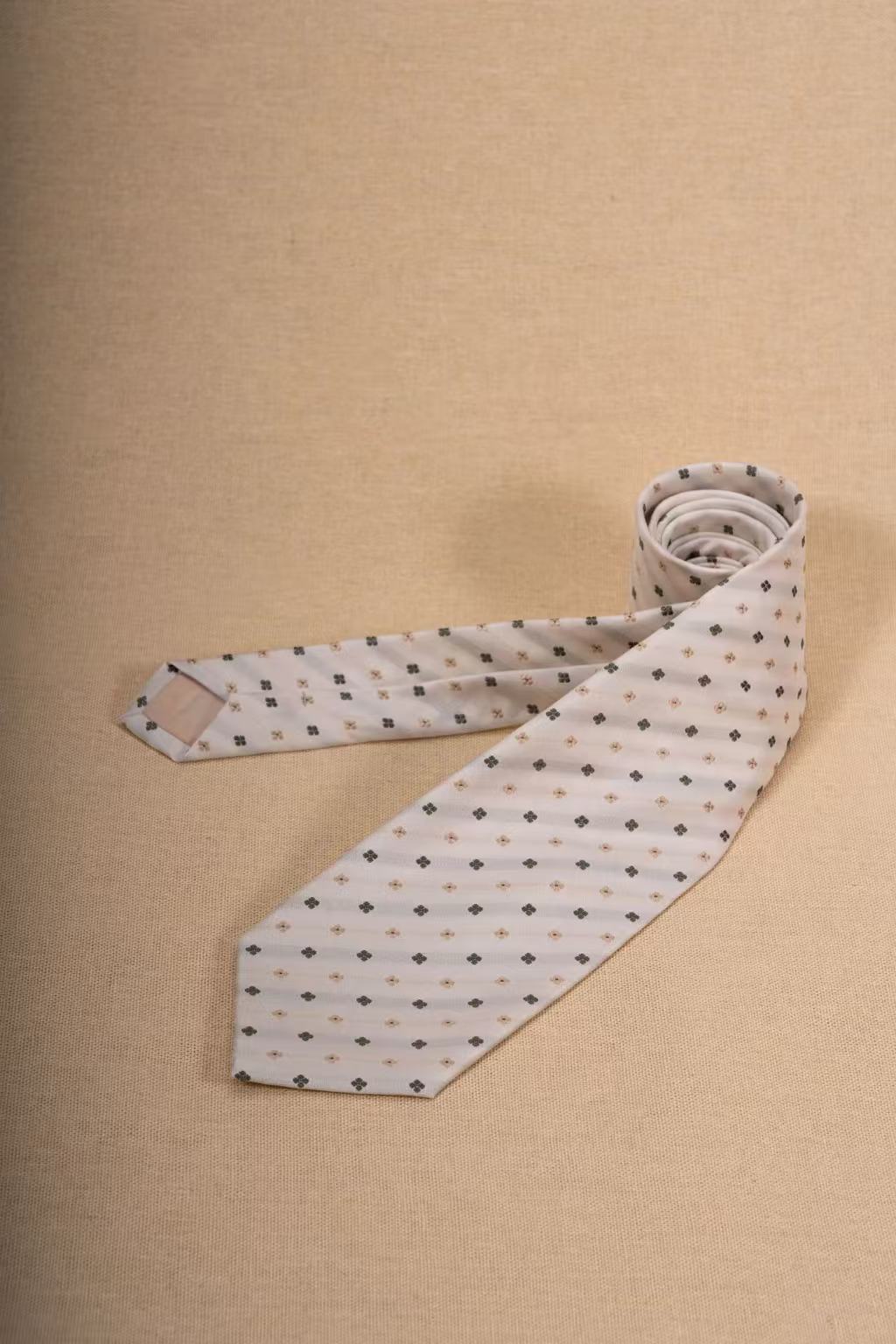 Products: LD-A391 Necktie / Polka dots / Business / Wedding / Versatile