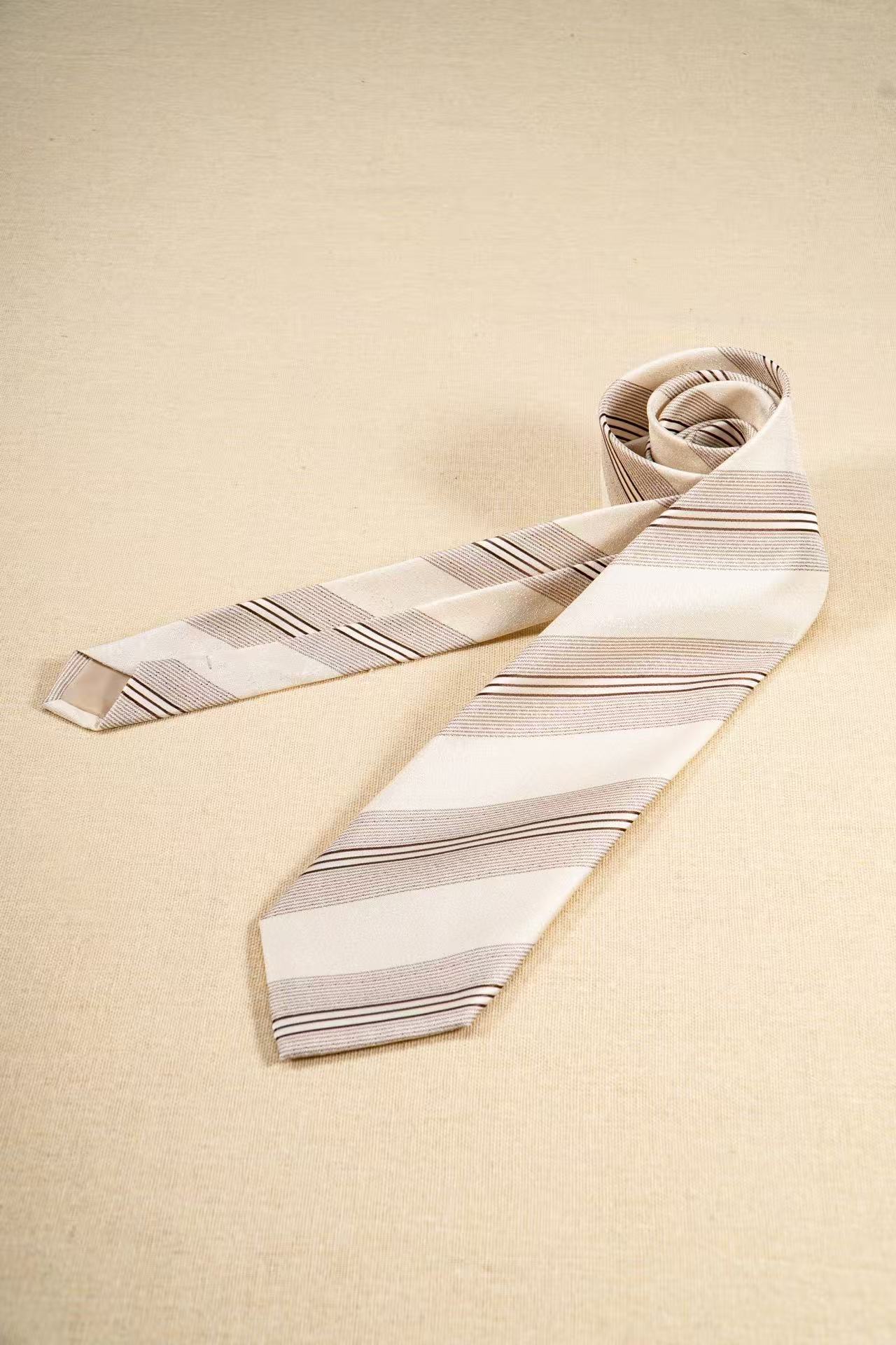 Products: LD-C020 Necktie / Stripes / Business / Wedding / Versatile