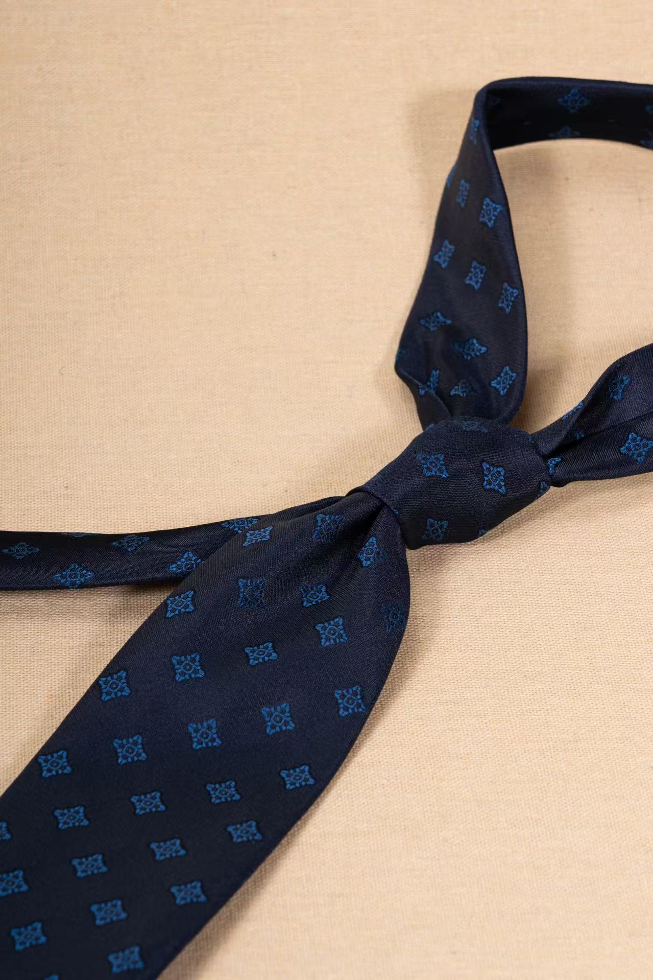 Products: LD-A129 Necktie / Polka dots / Business / Wedding / Versatile