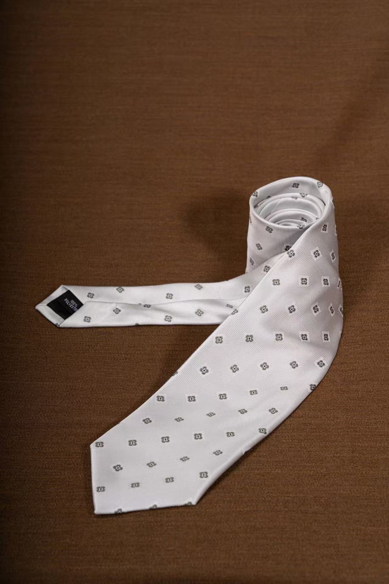 Products: LD-A265 Necktie / Polka dots / Business / Wedding / Versatile