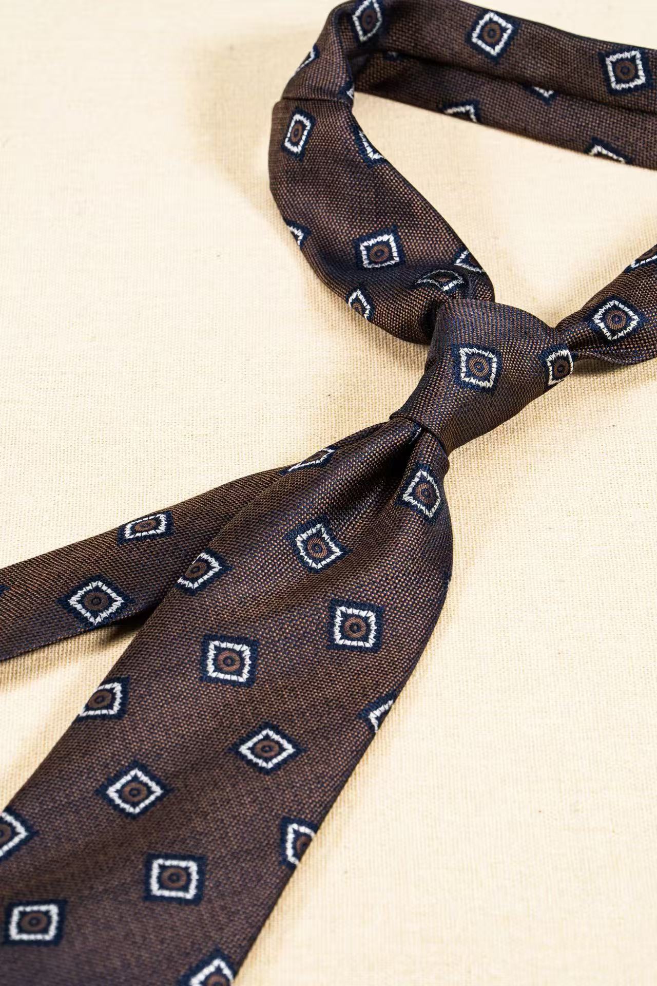 Products: LD-C062 Necktie / Polka dots / Business / Wedding / Versatile