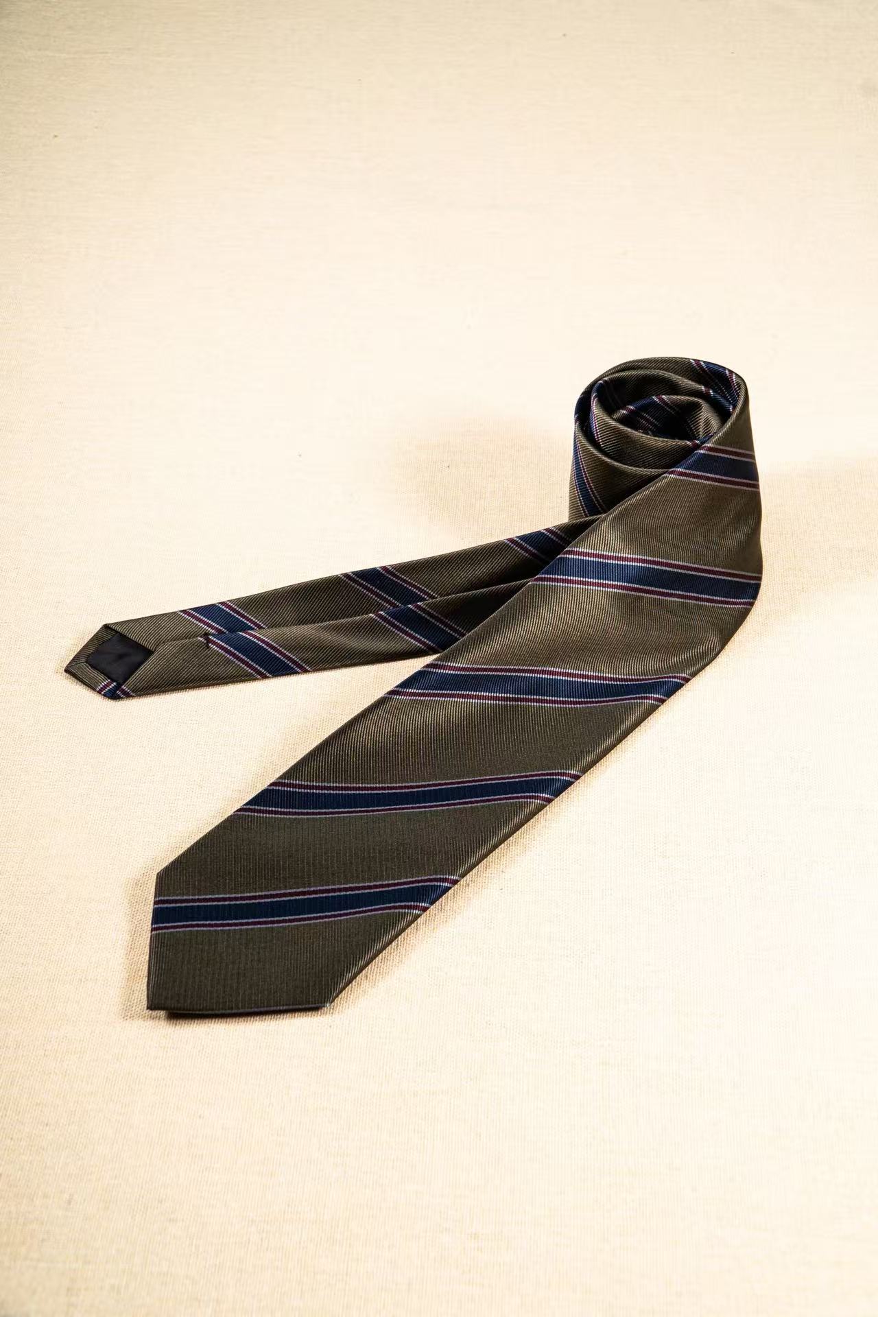 Products: LD-C047 Necktie / Stripes / Business / Wedding / Versatile