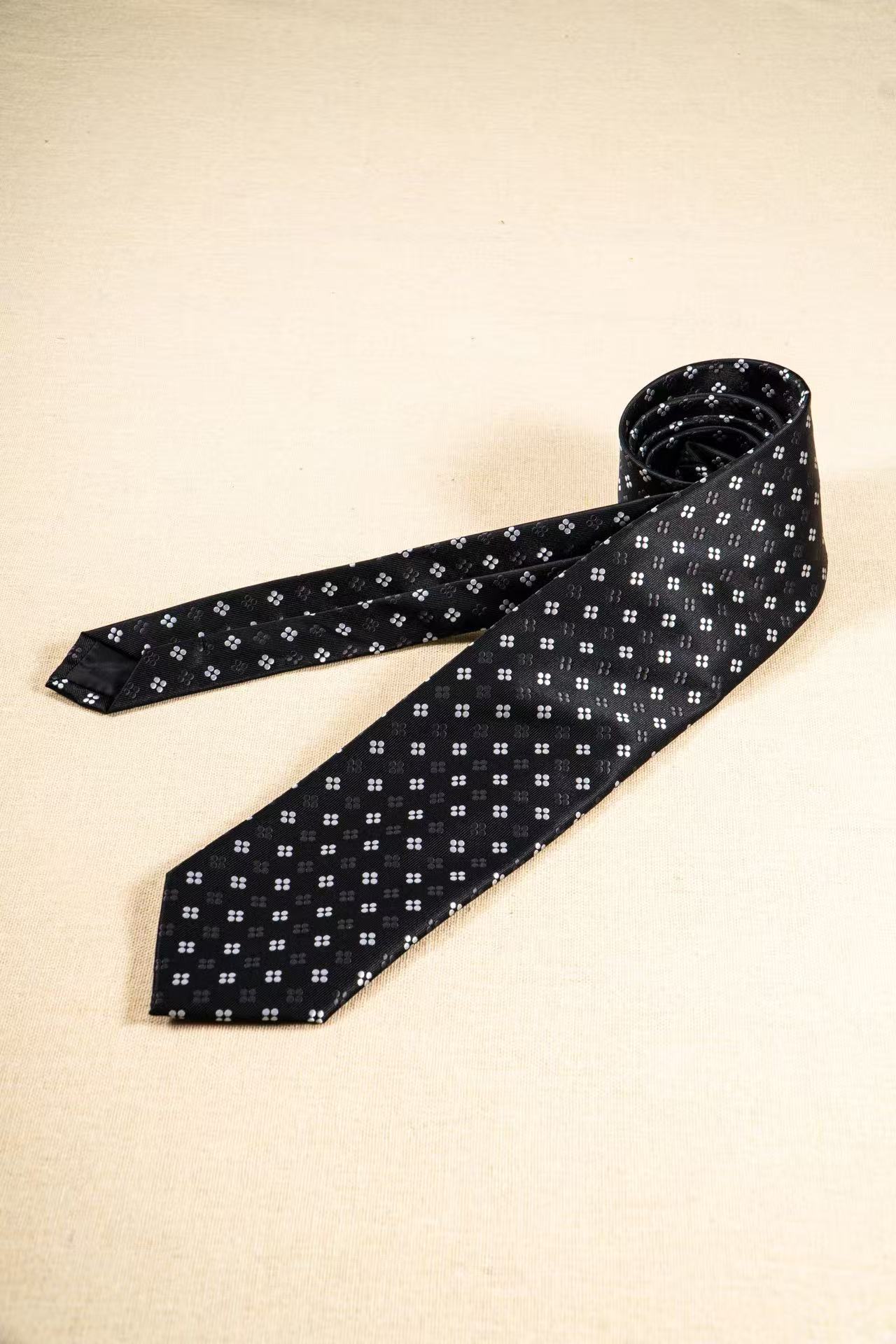 Products: LD-C013 Necktie / Polka dots / Business / Wedding / Versatile