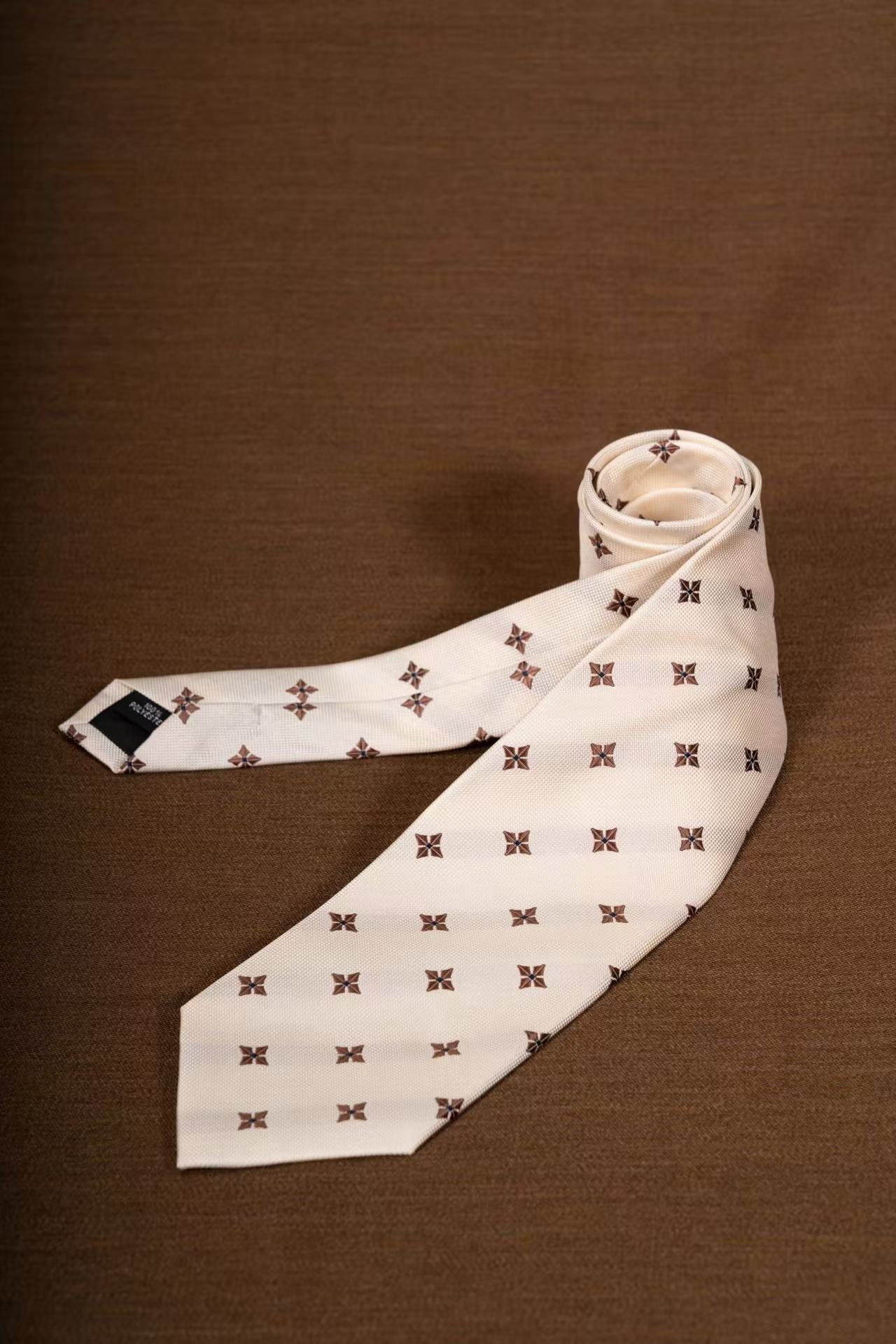 Products: LD-A241 Necktie / Polka dots / Business / Wedding / Versatile