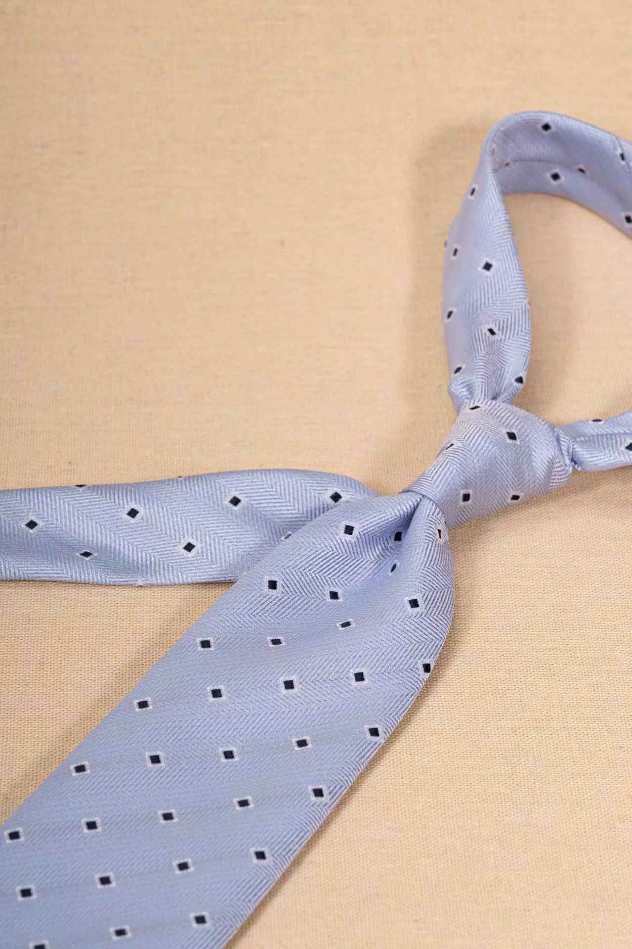 Products: LD-A173 Necktie / Polka dots / Business / Wedding / Versatile