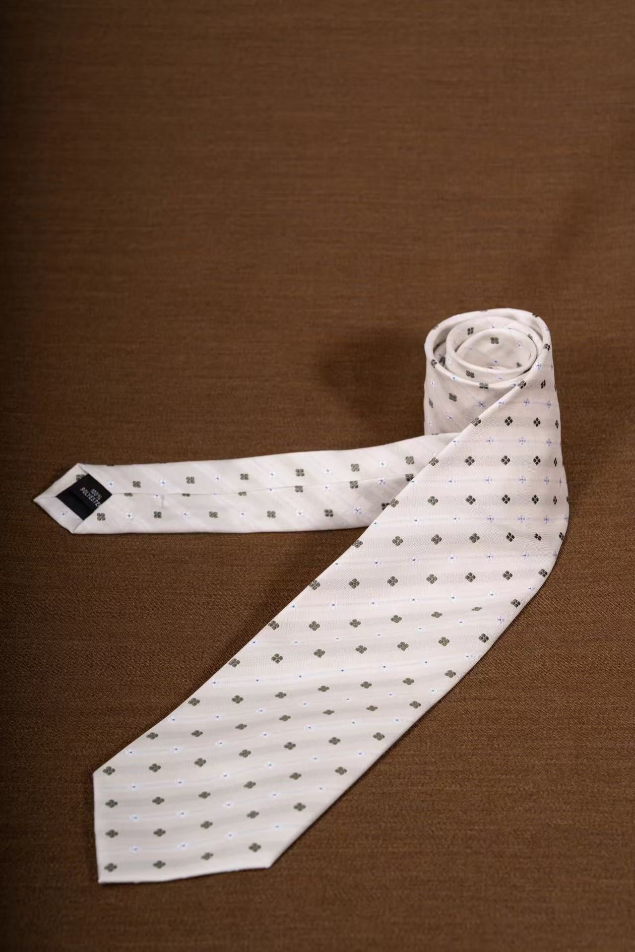 Products: LD-A273 Necktie / Polka dots / Business / Wedding / Versatile