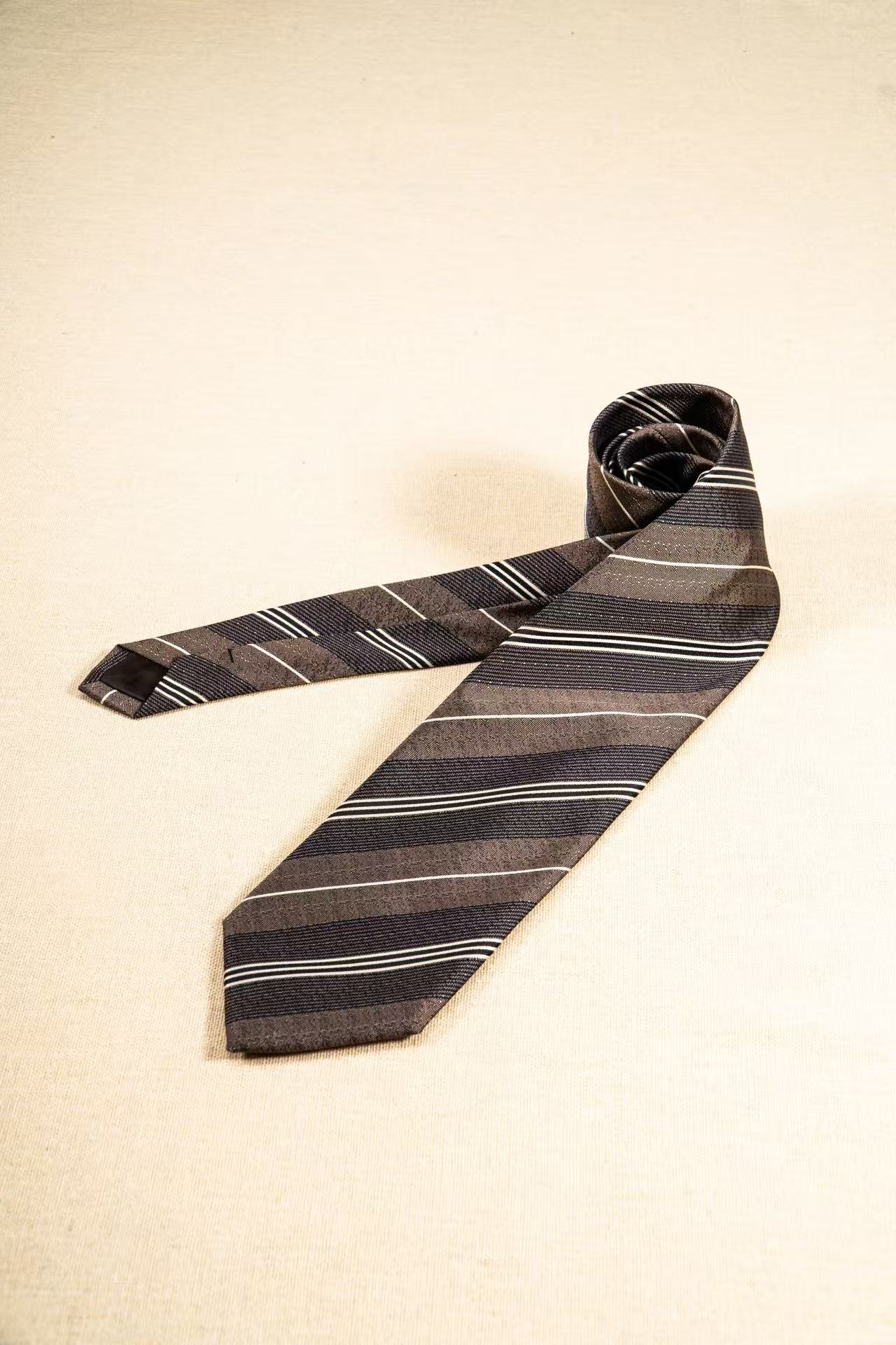Products: LD-C029 Necktie / Stripes / Business / Wedding / Versatile