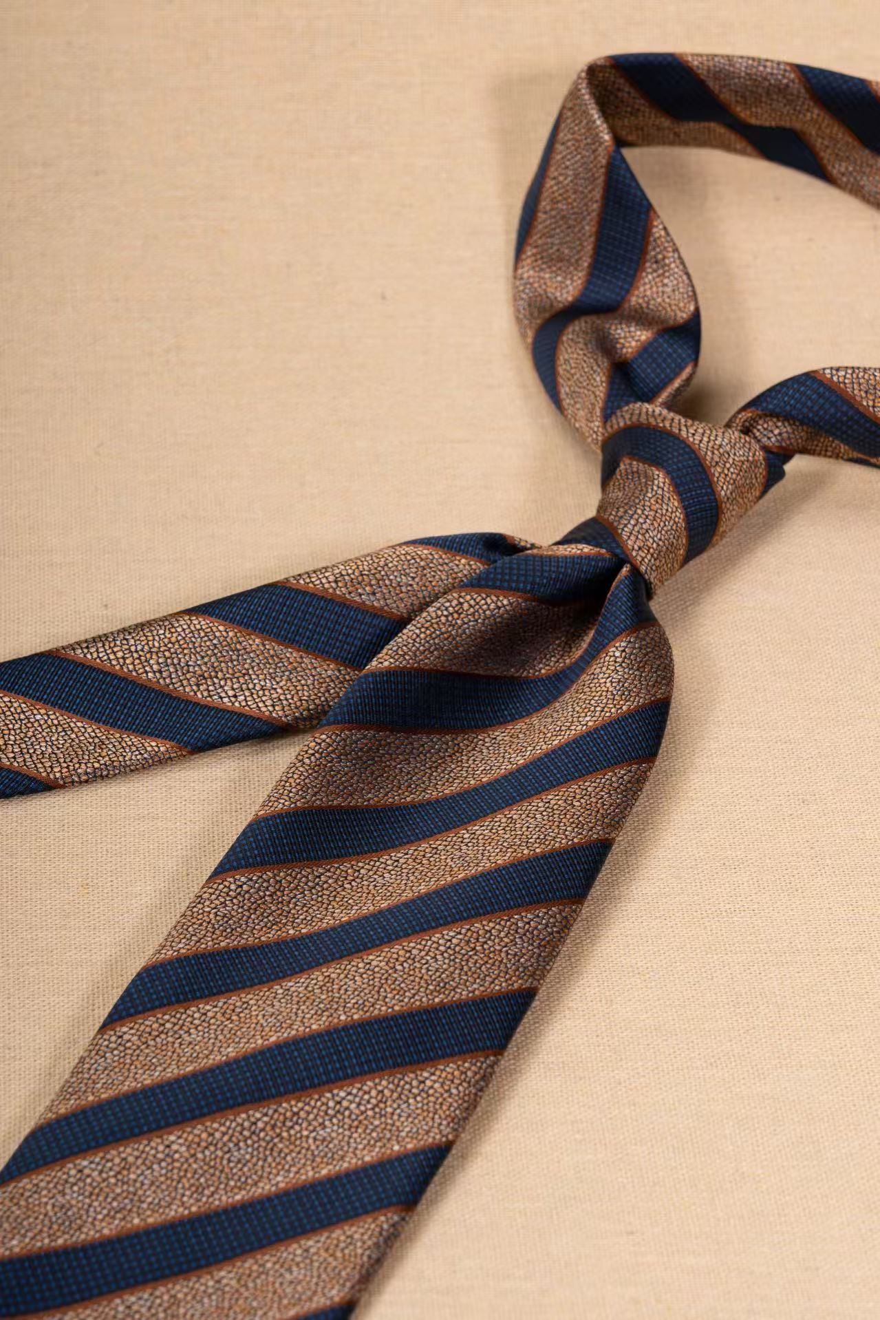 Products: LD-A105 Necktie / Stripes / Business / Wedding / Versatile